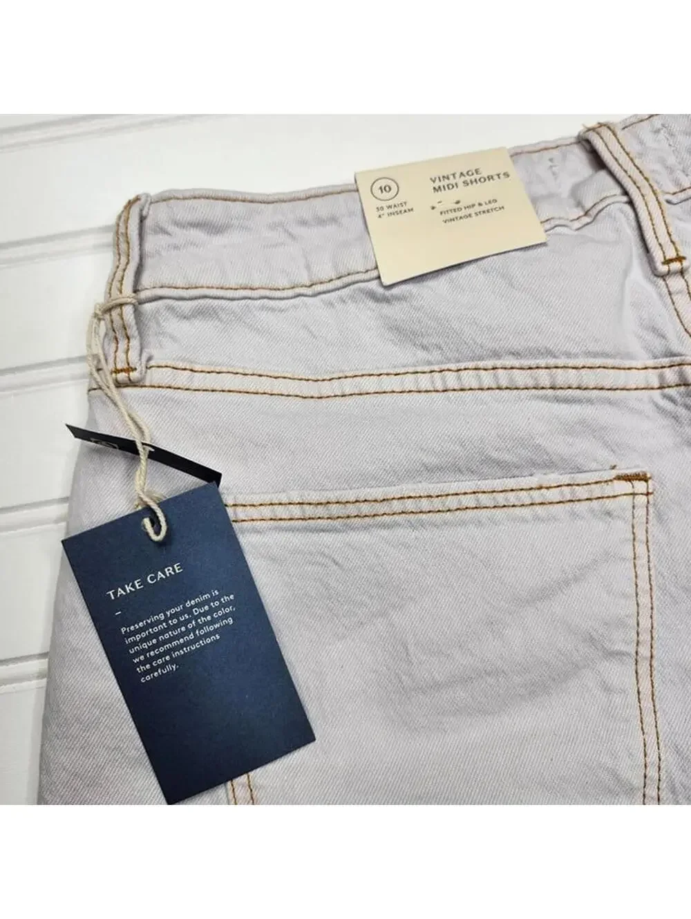 Universal Thread Vintage Stretch White Denim Shorts NEW size 10
